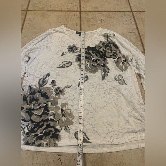Classic Editions Floral Embellished Top - White/Grey, Size Large - Picture 5 of 5